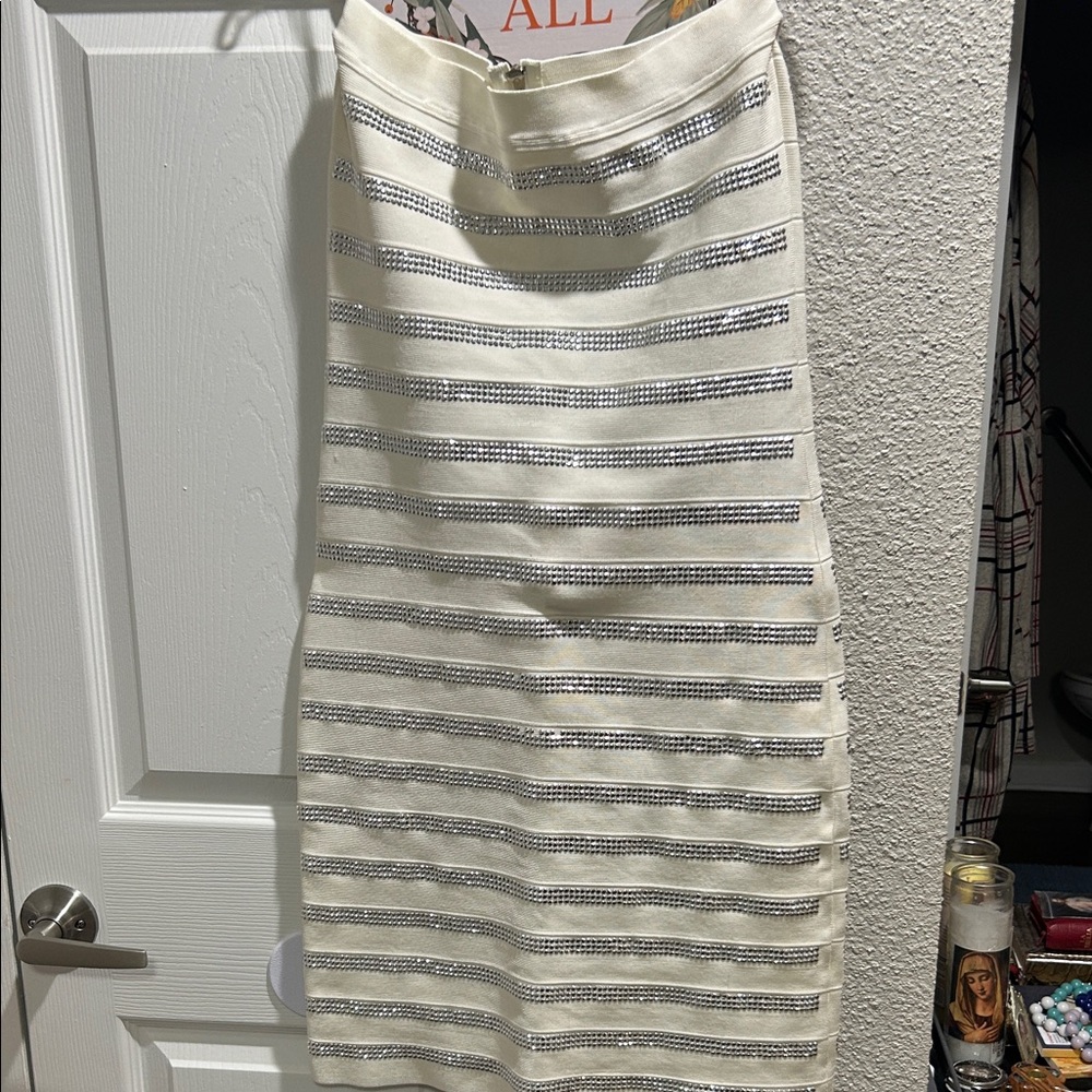 Chic Cream Pencil Skirt with Silver Stripes